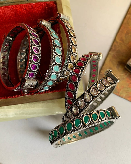 Tear stone studded kara