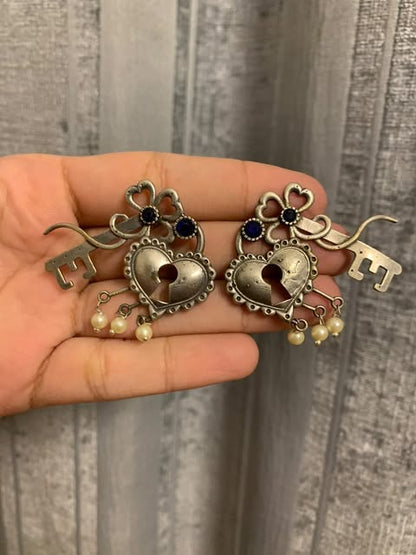 Lock heart Ear candy
