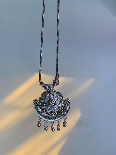 Small Kundan Pendant