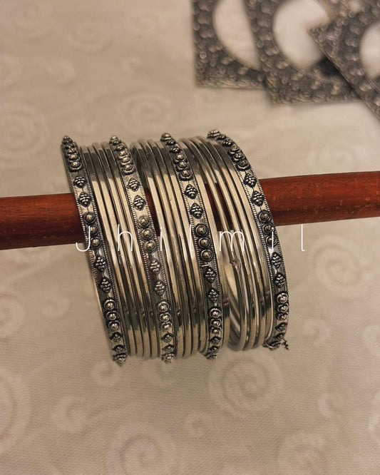 Dotted Indian bangles Set