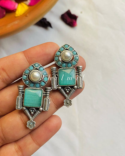 Mashal Ear candy