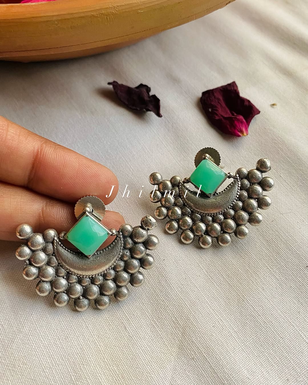 Stone Pankhi ear candy