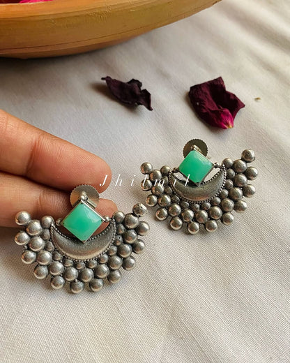 Stone Pankhi ear candy