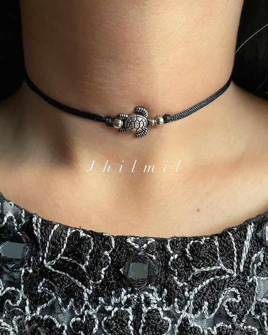 Minimal dori choker