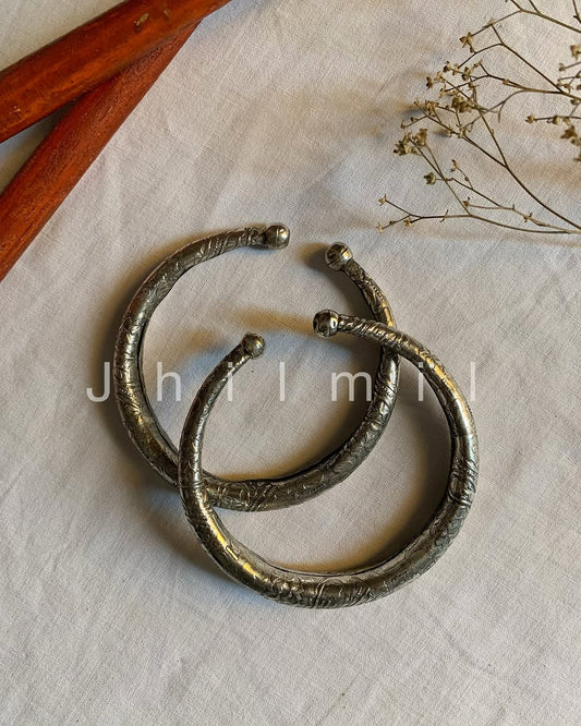 Chunky Oxidized Bangle pair