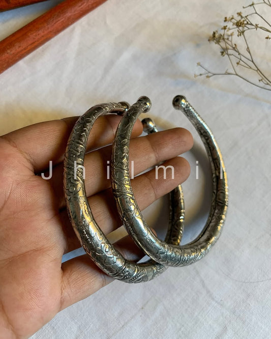 Chunky Oxidized Bangle pair