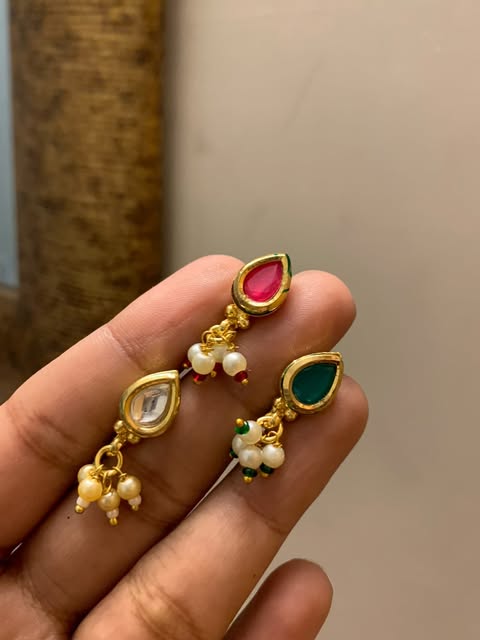 Plain Tear Shaped Kundan Nosepin