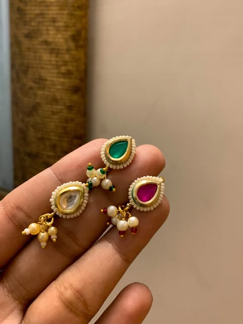 Tear Shape Pearl Kundan nosepin