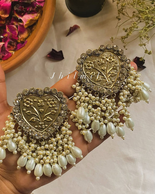 Dilruba earrings