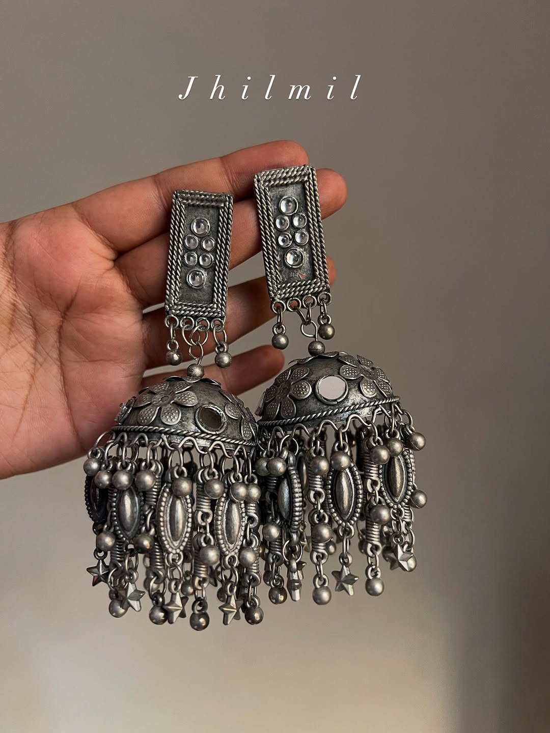 Ayeza jhumkay 
