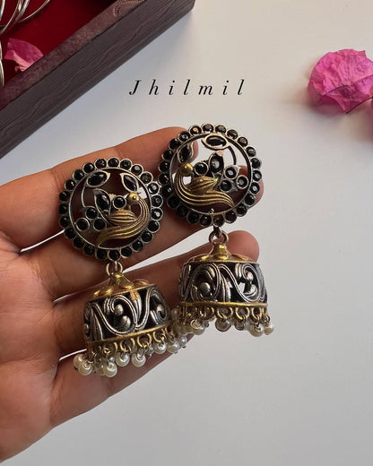 Mahfiruz dual tone jhumki
