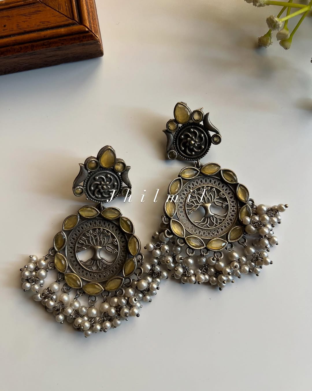Tree Motif Ear Candy