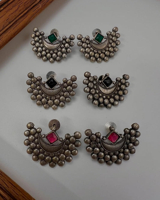 Stone Pankhi ear candy