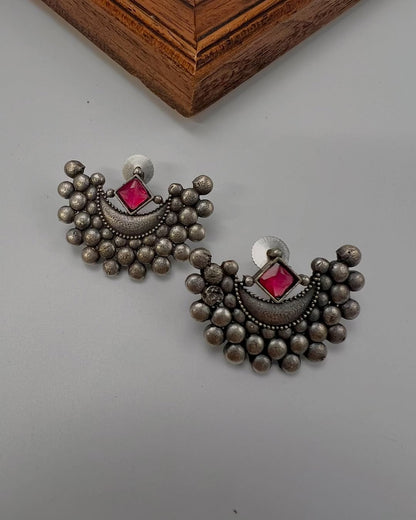 Stone Pankhi ear candy