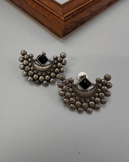 Stone Pankhi ear candy