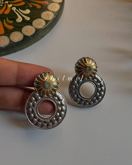 Gulnar Studs