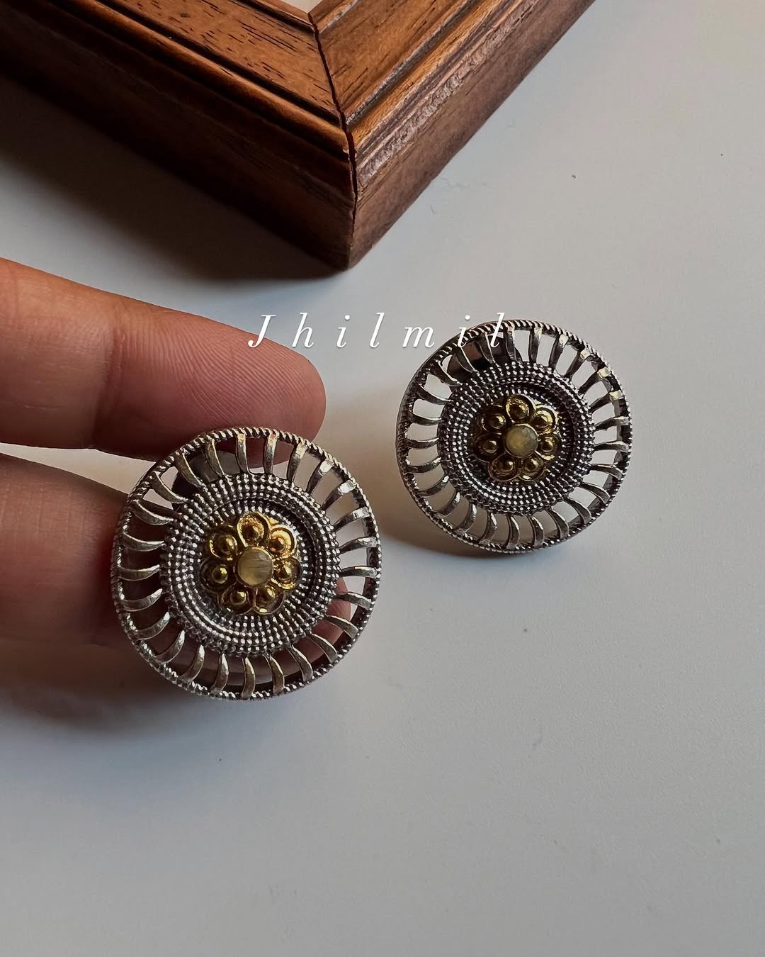 Circled Dual Tone Studs